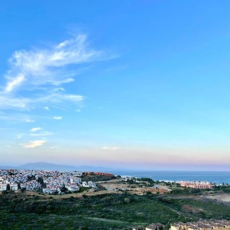 Castillo de Sabinillas Top Sea View Apartment - 7 Minutes To Sotogrande المظهر الخارجي الصورة